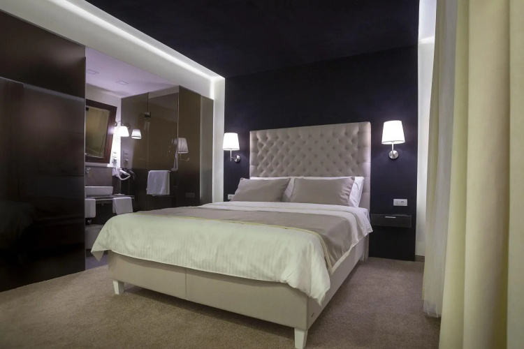 4Rooms 4U