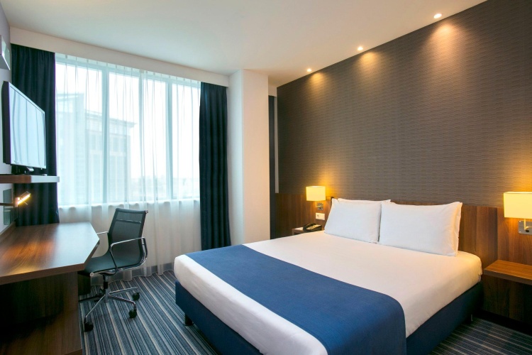 Standard Double room with city view