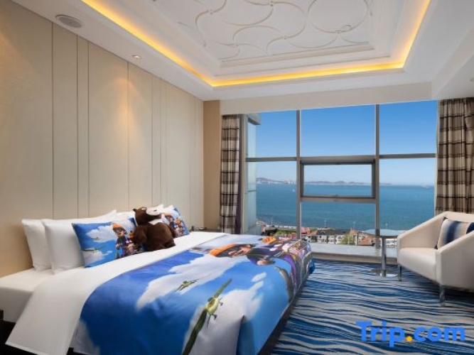 Quadruple Family Suite with ocean view
