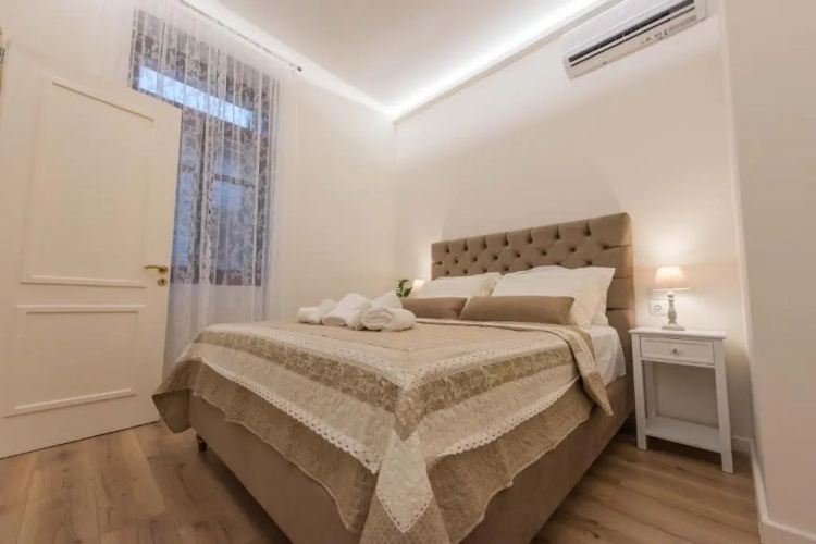 1571_ Suites A2
