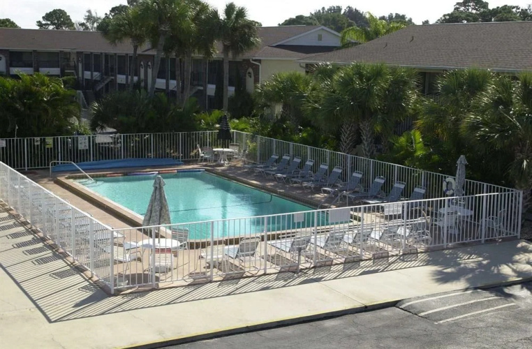 Palm Manor Resort