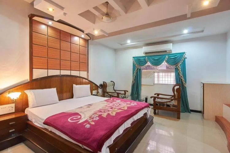 Hotel Rahul