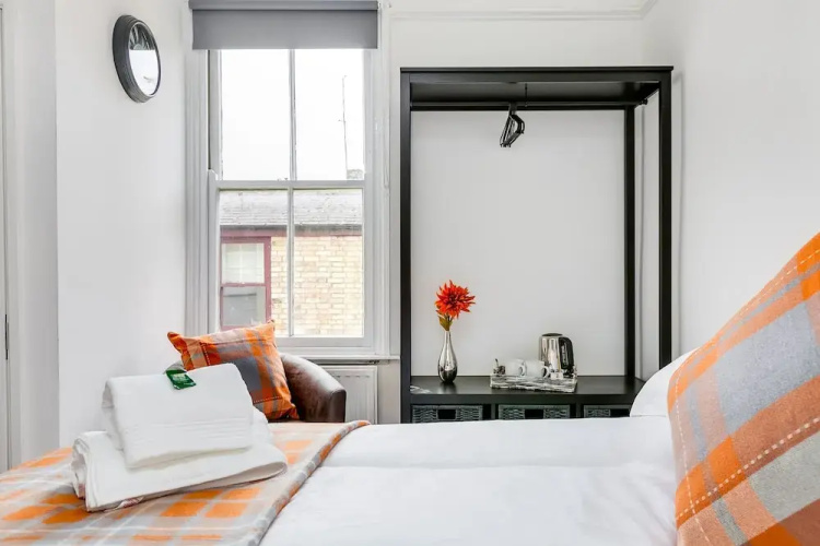 Super Central Hotel Style EnSuite Bedroom #9