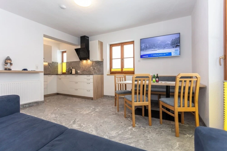 Family Apartment with mountain view