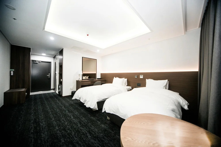 Grandhillstone Hotel