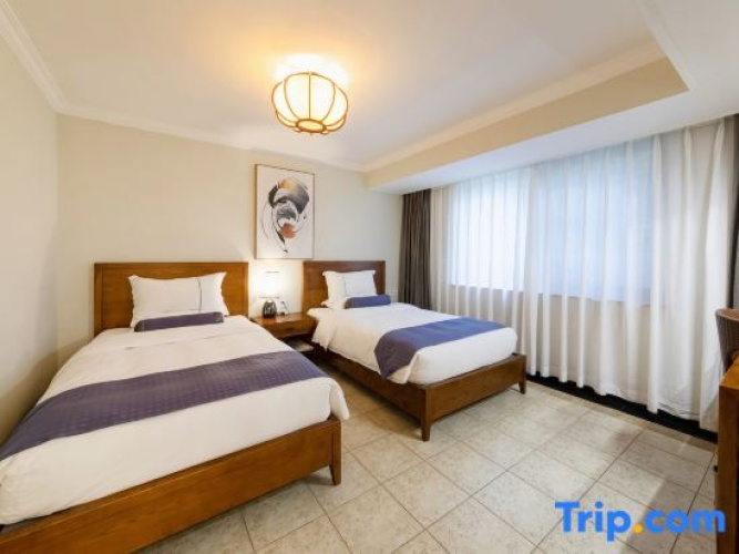 Quadruple Suite