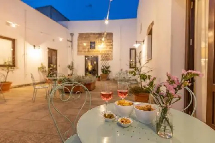 Luxury Courtyard Bilo