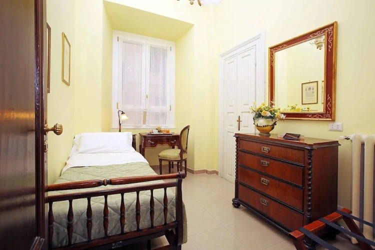 Standard Single room