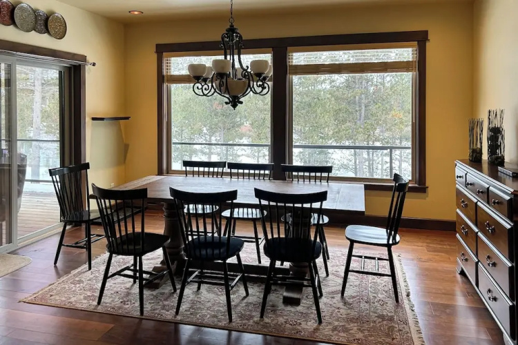 4BR Home on the Deschutes River 5 min to Sun River