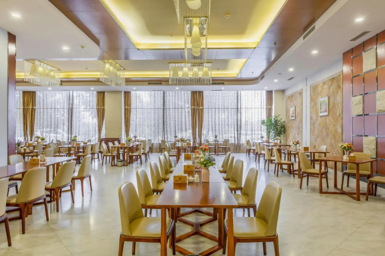 Shengshi Baiyun Hotel