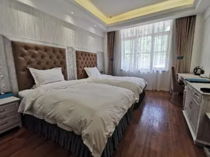 Chestnut Valley Hotel