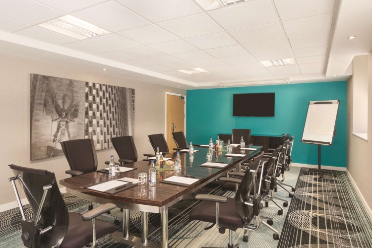 Ramada Hotel & Suites by Wyndham Coventry photo 11