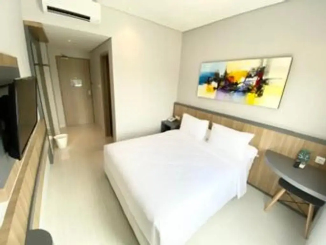 Front One Hotel Gresik