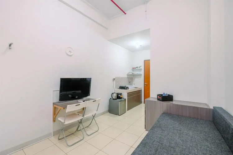 Comfortable and Minimalist Studio at Dave Apartment