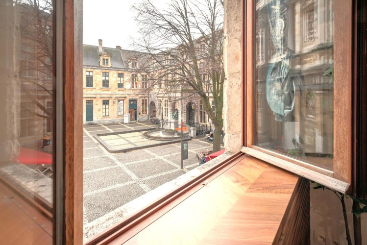 The Hendrik Square Residence