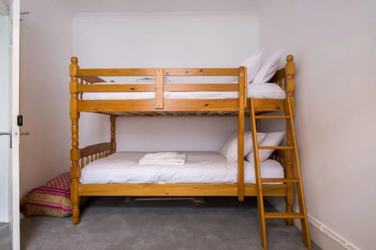 Host Stay Over Arches
