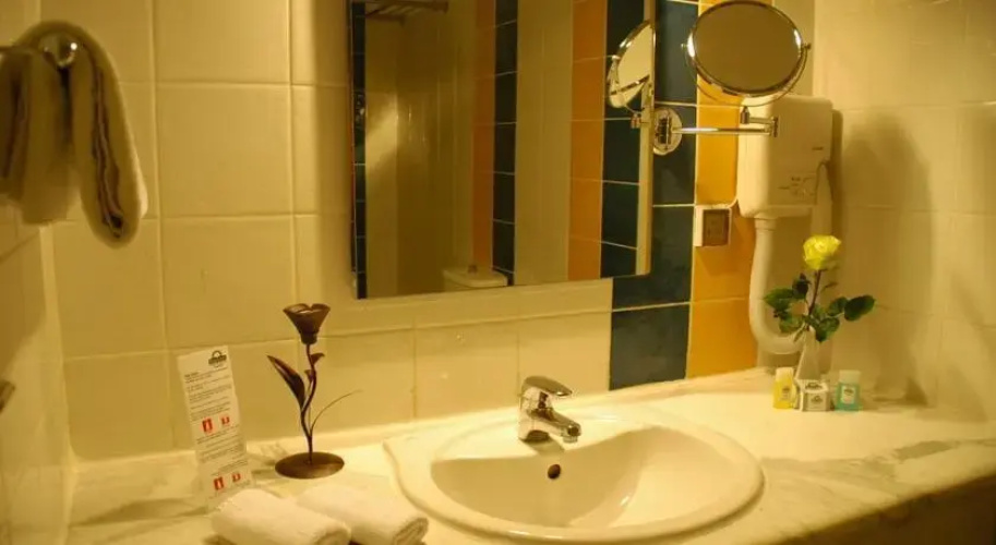 Days Inn Hotel & Suites