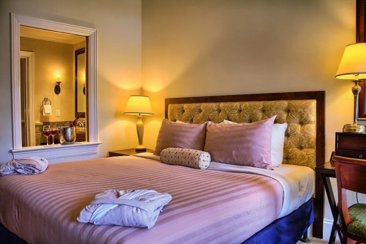 Poets Cove Resort & Spa