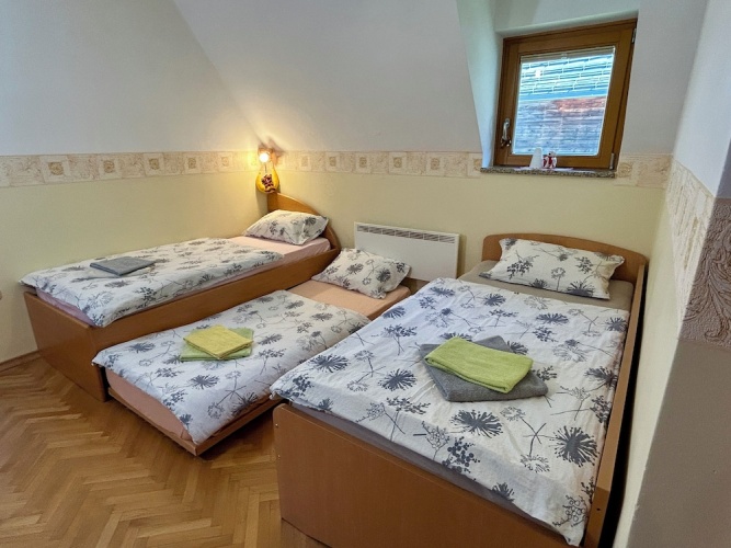 2 Bedrooms Classic Apartment
