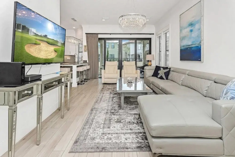 Villa Lago 1945 - 4BR 4b.5a -
