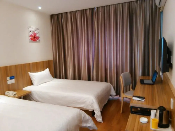 Eaka 365 Hotel