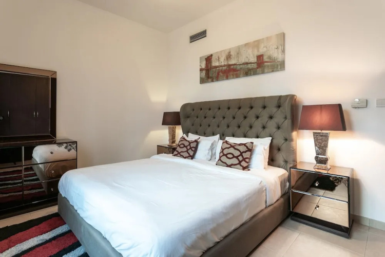 One Perfect Stay - Residence 1
