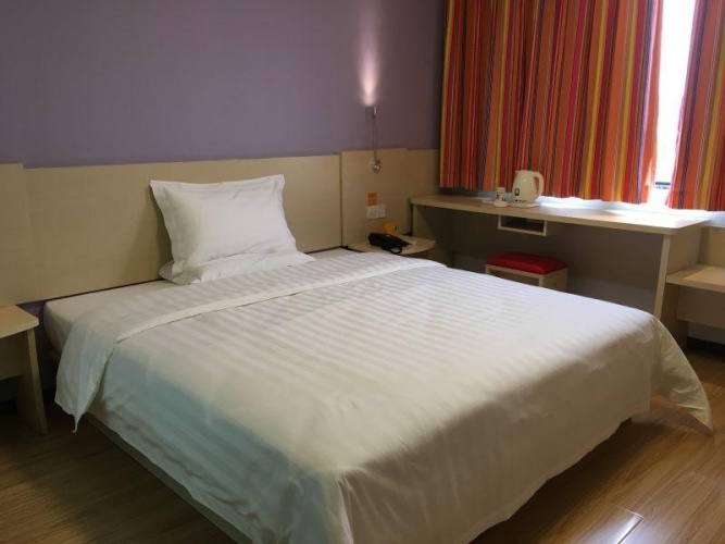 Standard Twin room with city view