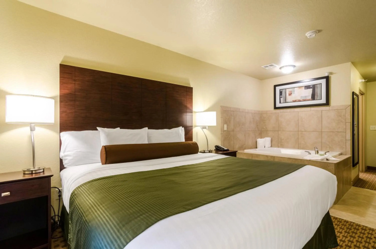 Cobblestone Inn & Suites - Corry