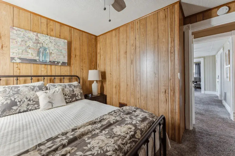 Snug Escape Close To Niagara Falls 2 Bedroom Home
