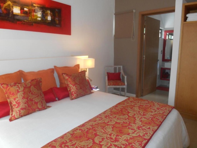 4 Bedrooms Villa