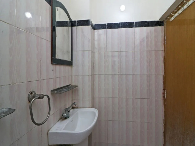 SPOT ON 37503 Hotel Akash