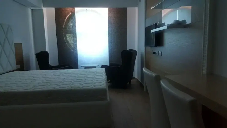 Deluxe Studio