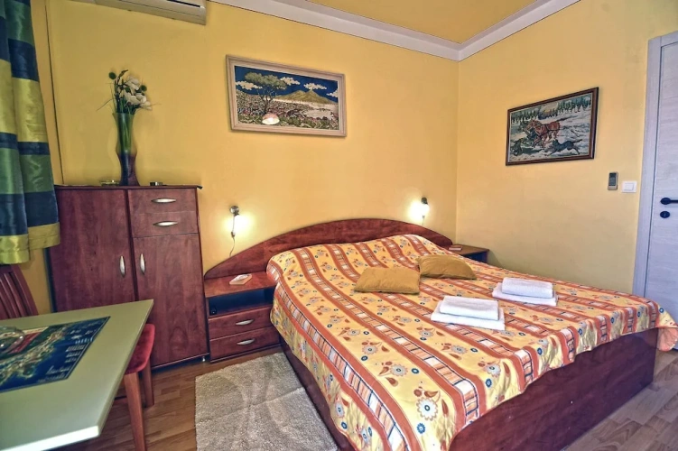 Standard Double Basement room