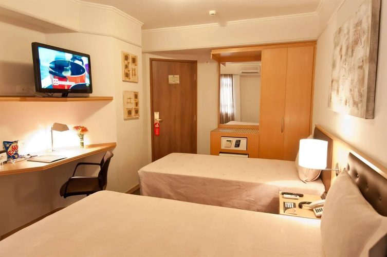 Summit Hotel Monaco