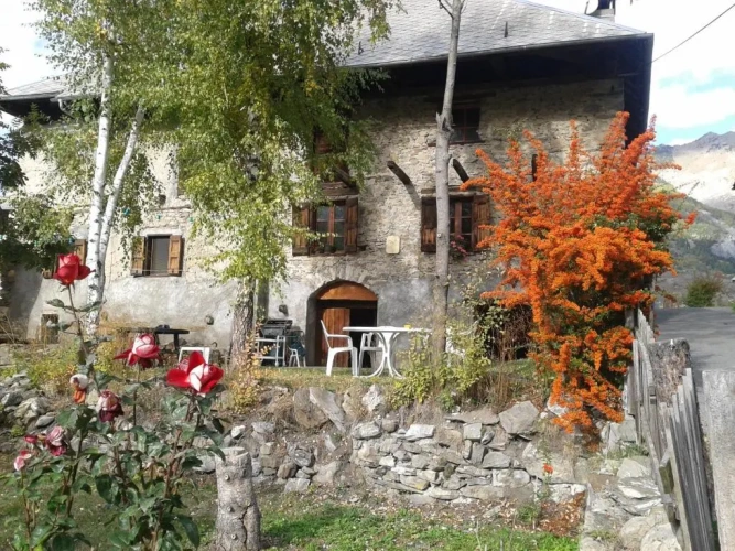 6 Bedrooms Cottage