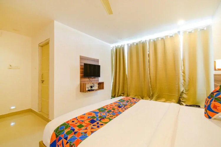Fabhotel Wr Grand I