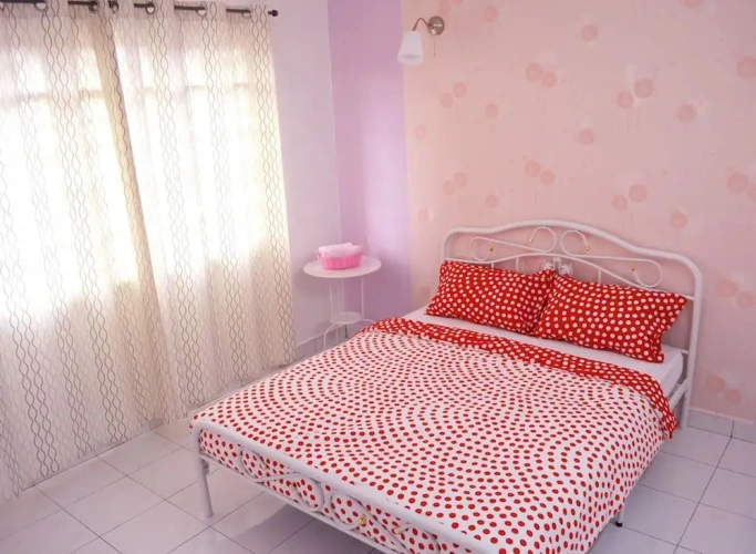 3 Bedrooms Cottage