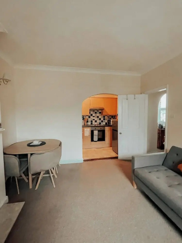 Bright 2-bed Flat in Huntingdon Town Centre