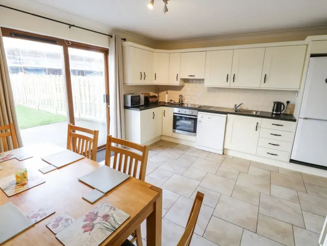 Sea Breeze Holiday Home