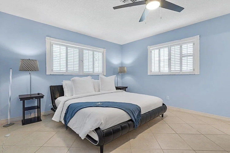 Renovated Quiet All King Bed Suites