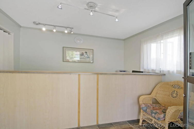 Canadas Best Value Desert Inn & Suites Cache Creek