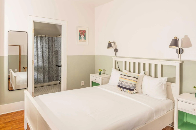Miami River Inn By Renzzi