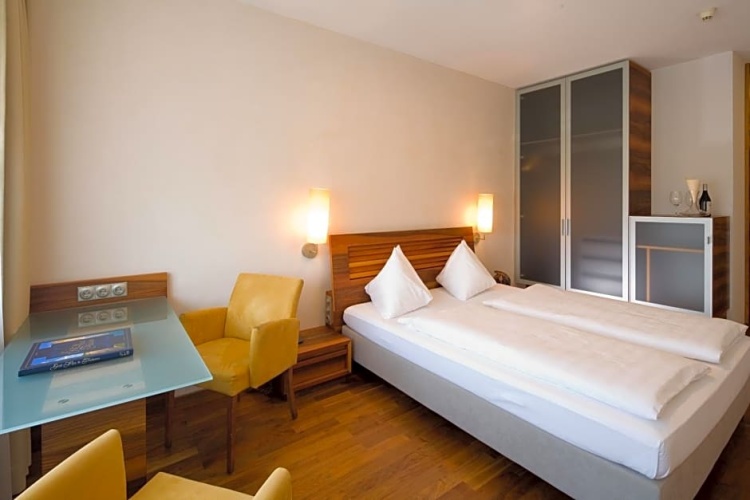 Standard Double room with view