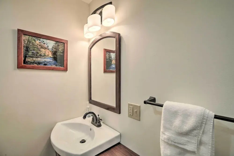 Comfy Damascus Apartment - Walkable Location