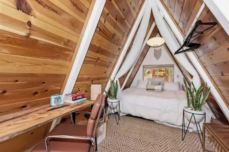 Acute A-frame Cabin w WiFi