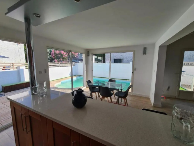 389-villa de standing con piscina privada