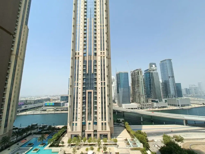 Whitesage - Fabulous Canal Views from This Waterfront Luxe Apt