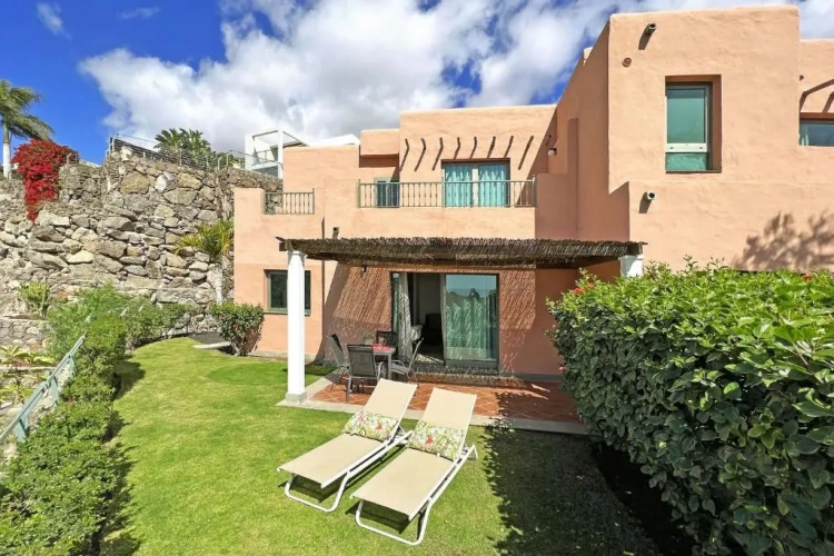 3 Bedrooms Villa