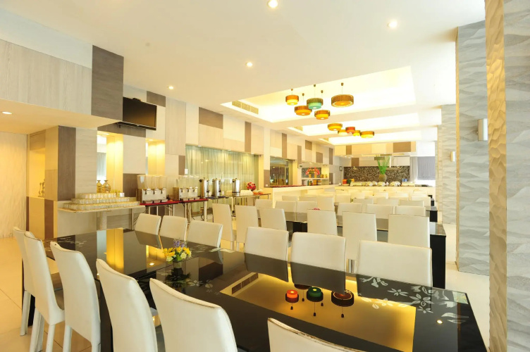 Aunchaleena Grand Hotel Wing B