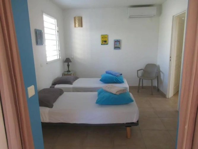 2 Bedrooms Cottage
